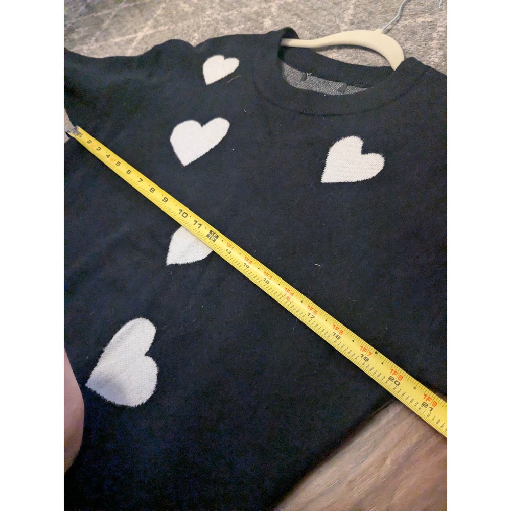 Black White Heart Intarsia Knit Crewneck Sweater Long Sleeve Pullover RN 75343 - Picture 5 of 6